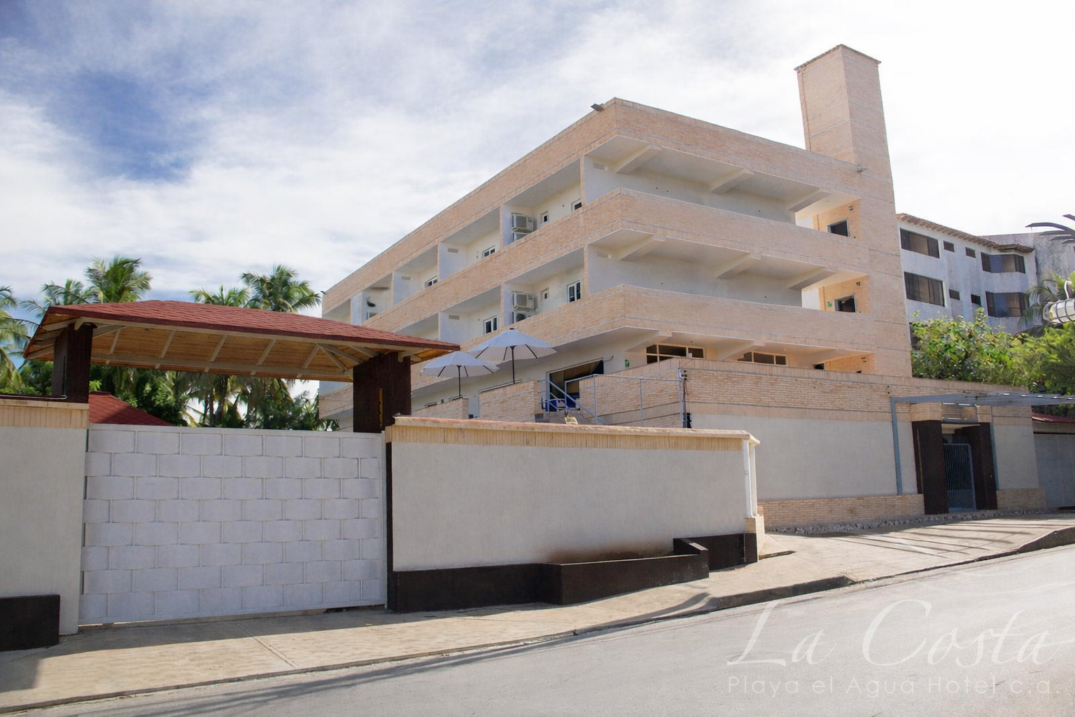 La Costa - Playa El Agua Hotel, C.A · 1