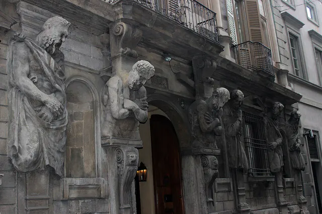 Casa degli Omenoni