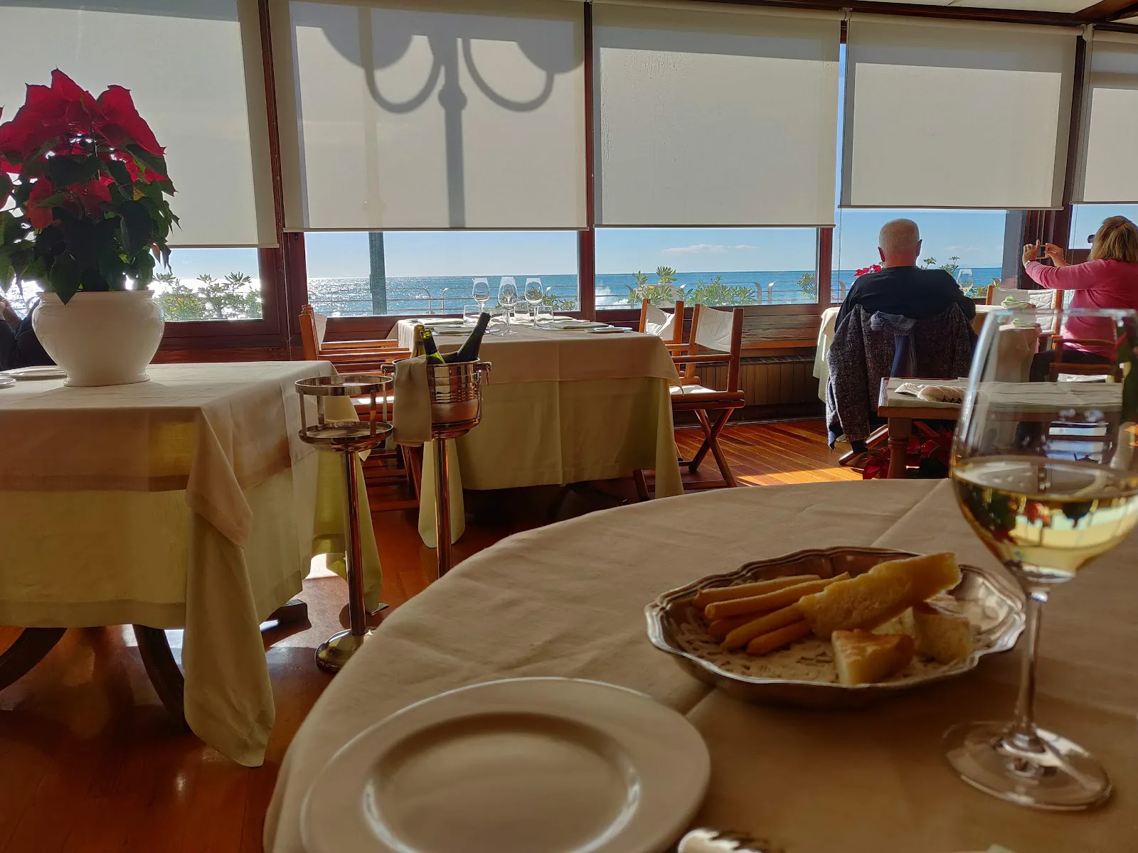 Lord Nelson (Ristorante - American Bar - Enoteca - Appartamenti) · 3