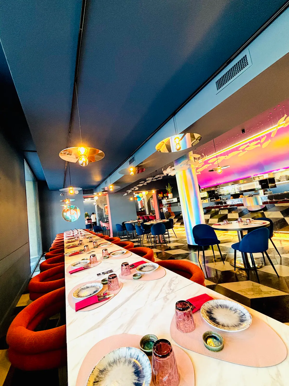 MOOV - Ristorante Sushi, Cinese e Italiano · 3