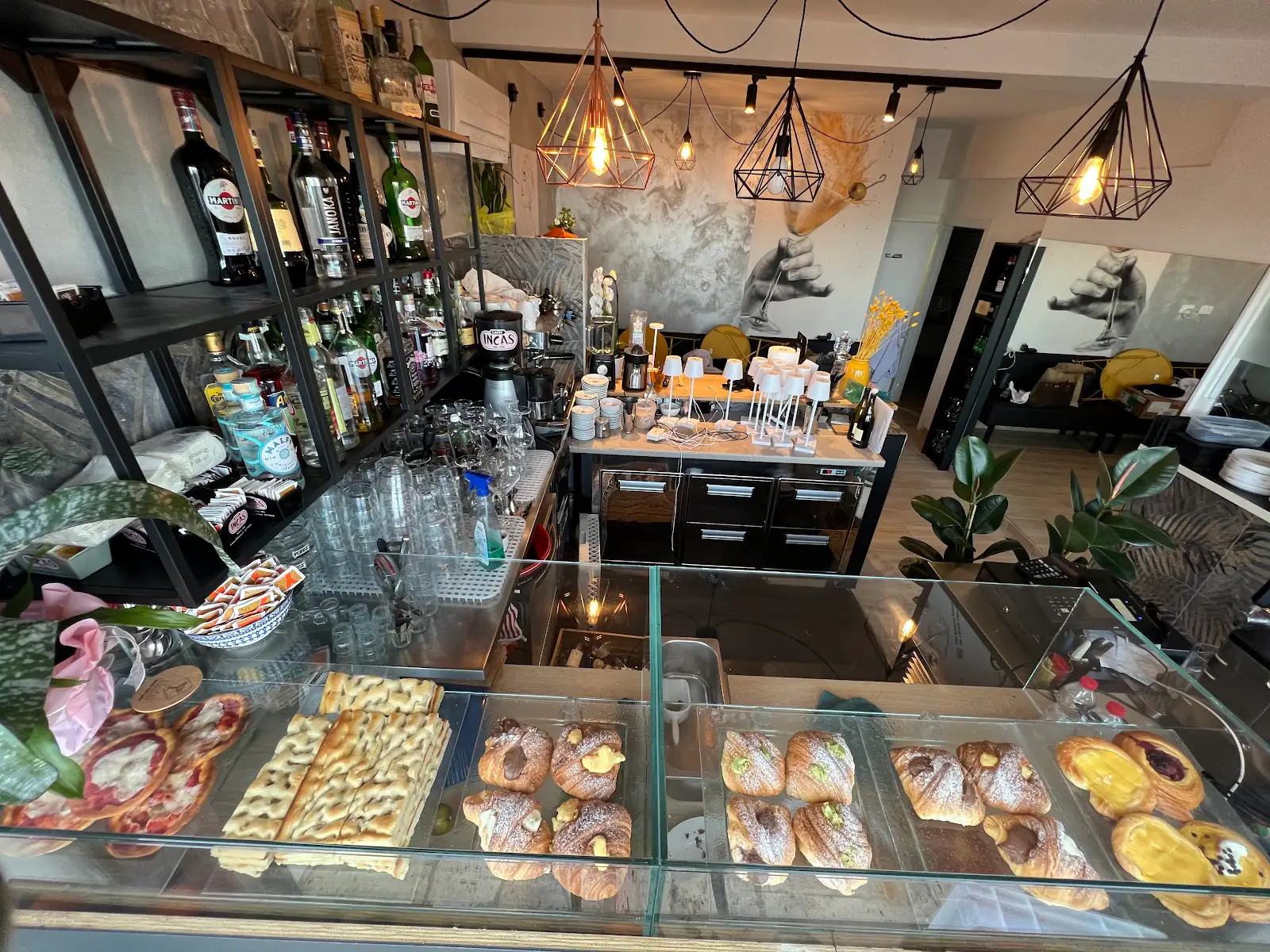 Nadú drink and food · 1