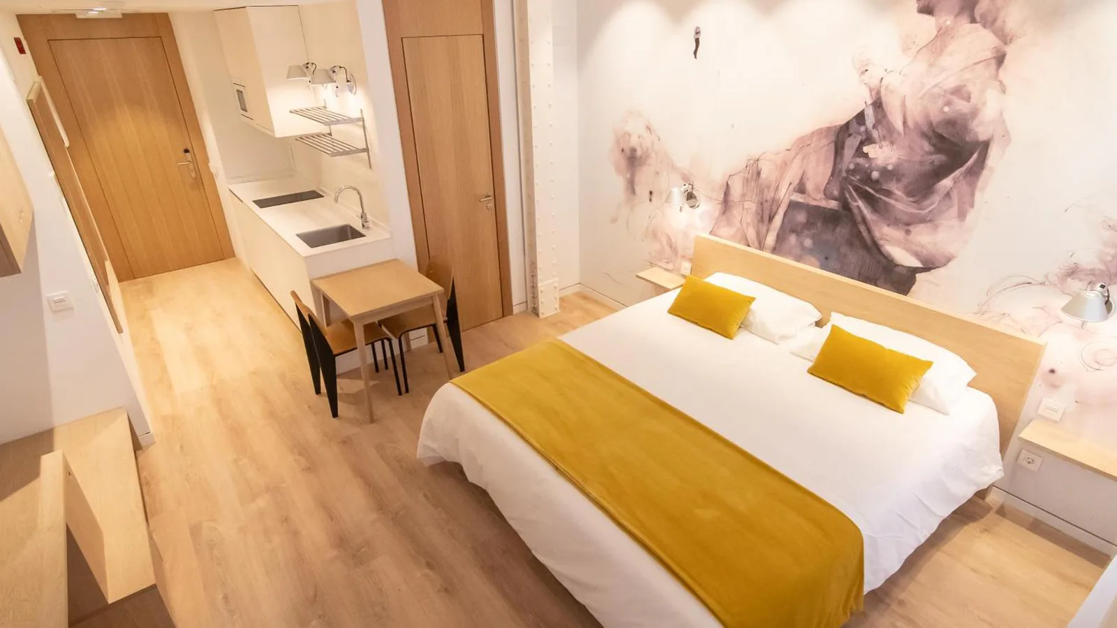 Plaza Mayor Suites & Apartments · 1