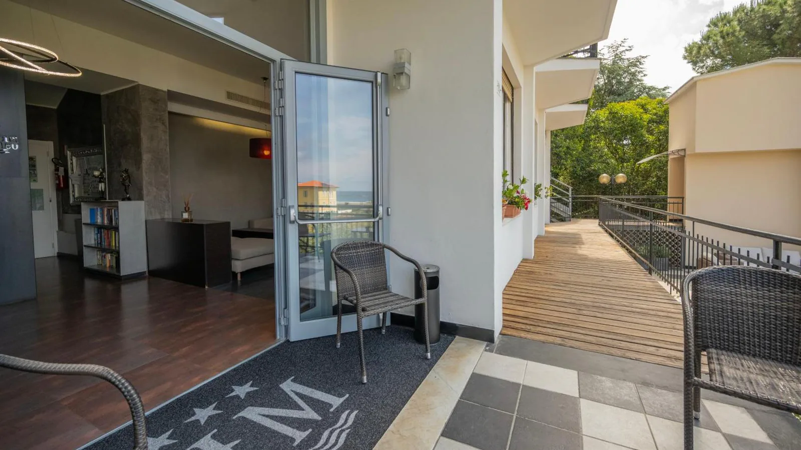 Hotel Mediterraneo · 3