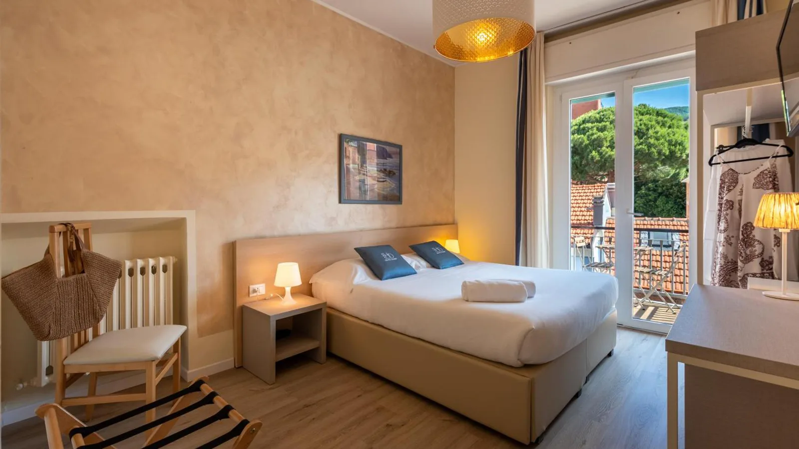 Hotel Doria · 3
