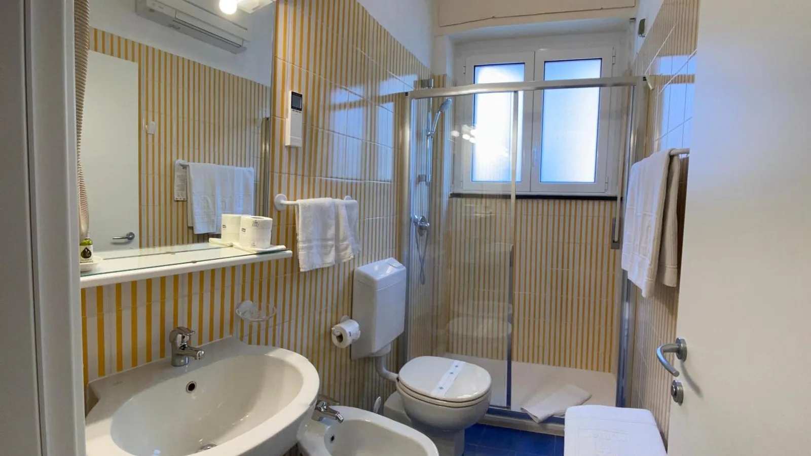 Hotel Miriam · 5