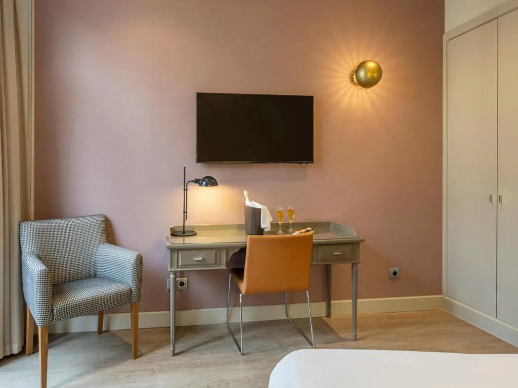 Regente Hotel · 3