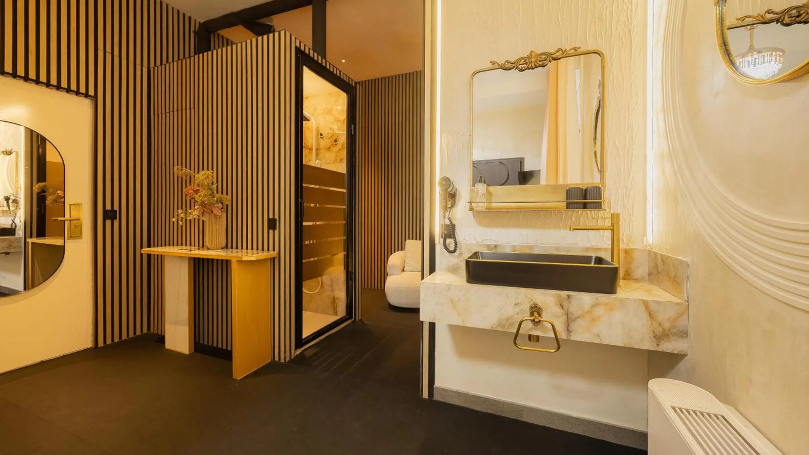 Abalú Collection Hotel Boutique Gran Via · 4