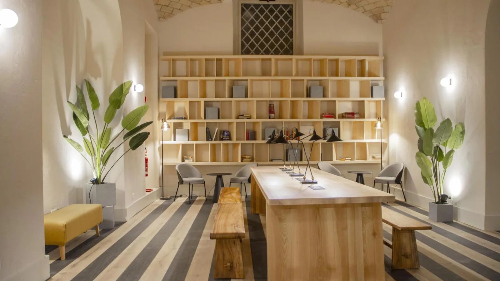 Select Via Veneto · 1