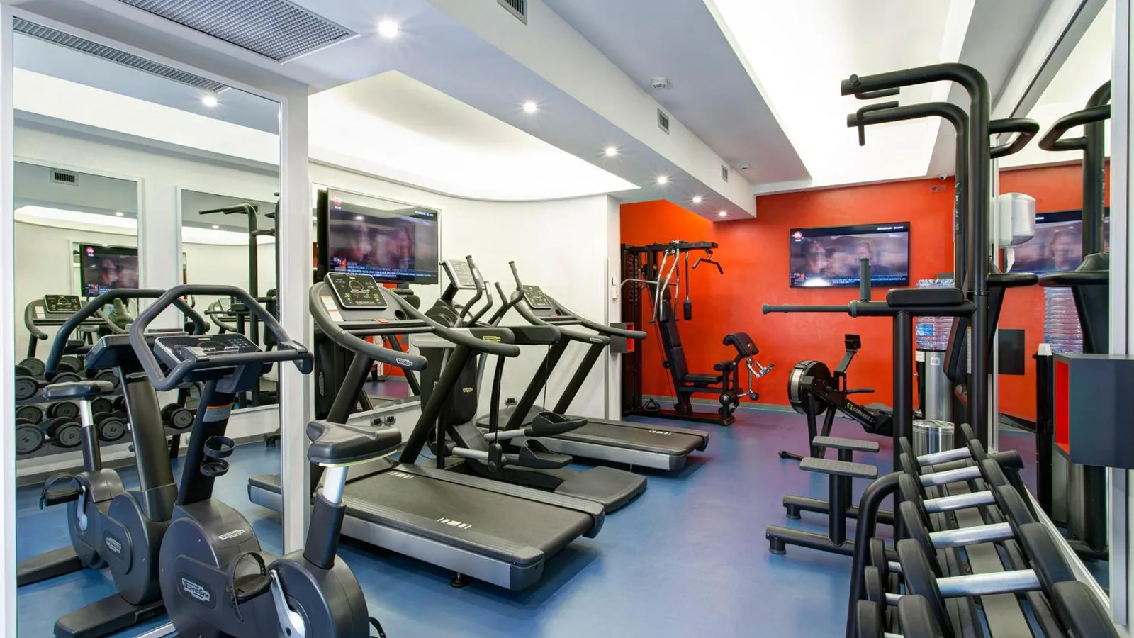 iQ Hotel Roma · 5