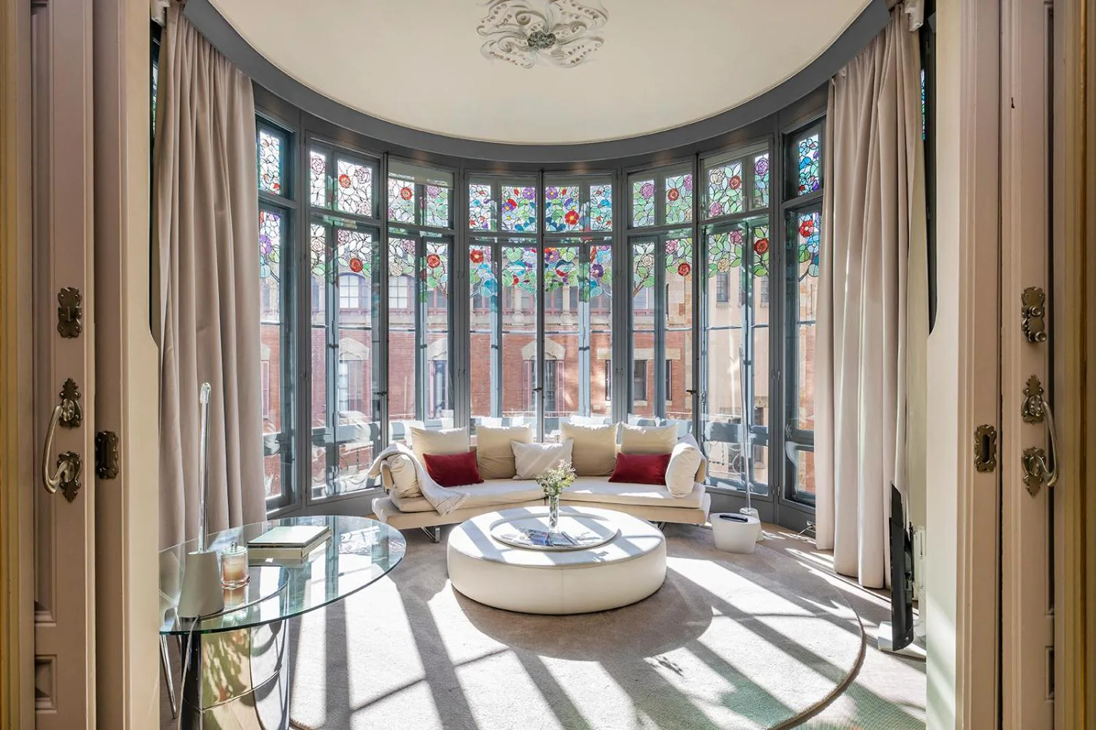 El Palauet Modernist Suites Barcelona · 1