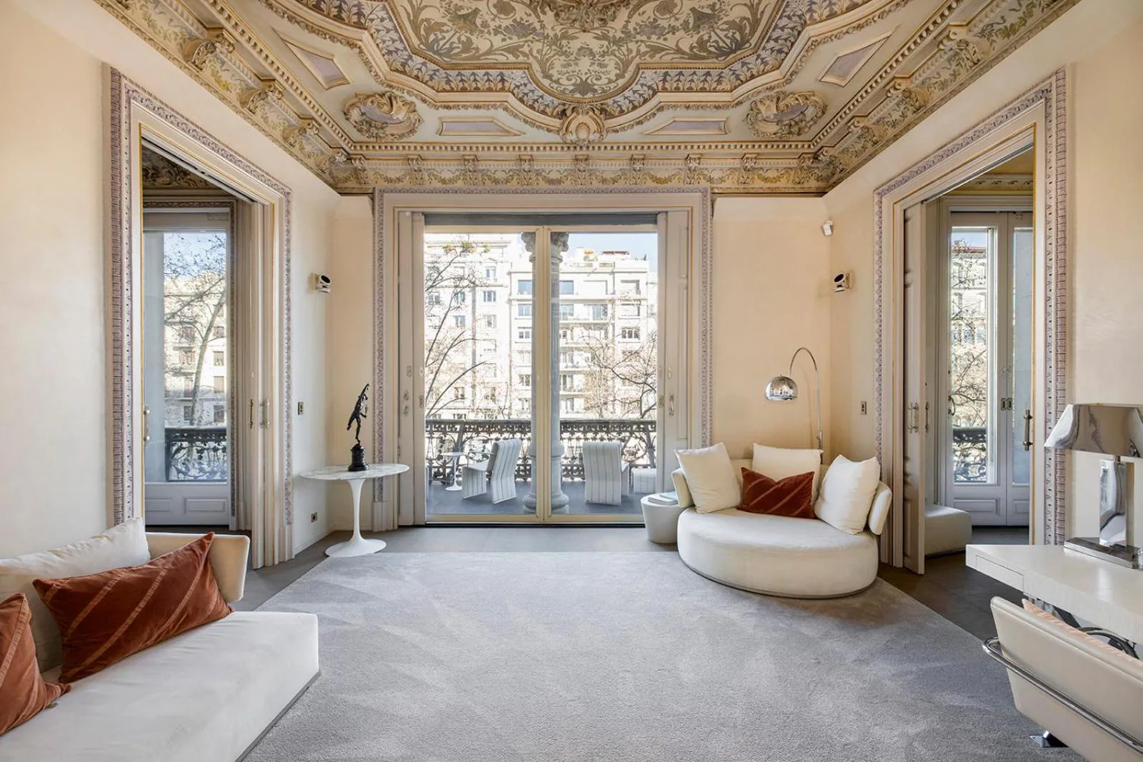 El Palauet Modernist Suites Barcelona · 2