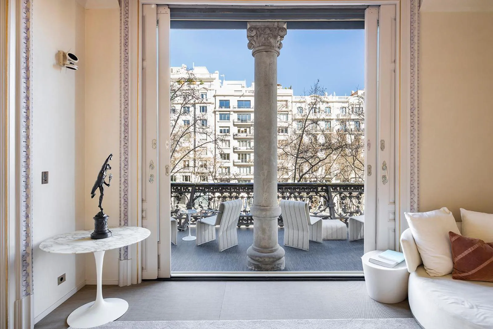 El Palauet Modernist Suites Barcelona · 3
