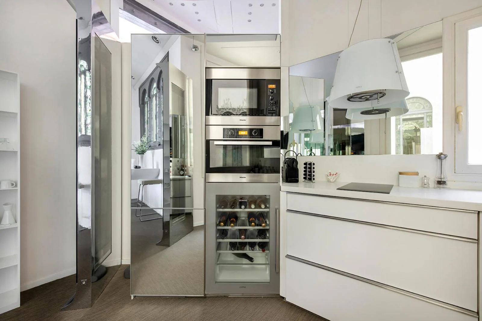 El Palauet Modernist Suites Barcelona · 4