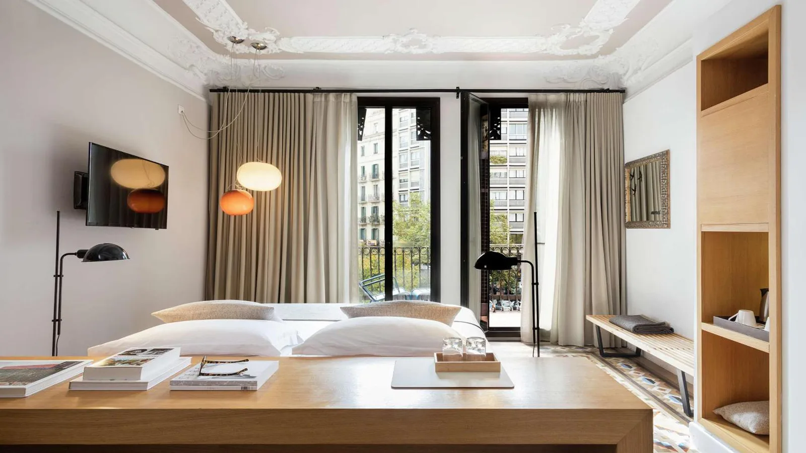 Alexandra Barcelona Hotel, Curio Collection by Hilton · 3