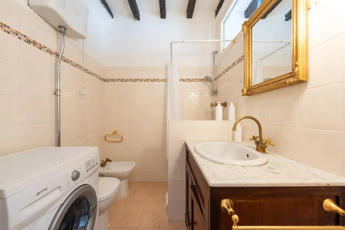 Colonne di San Lorenzo Storico 1bdr con AC e WiFi · 3