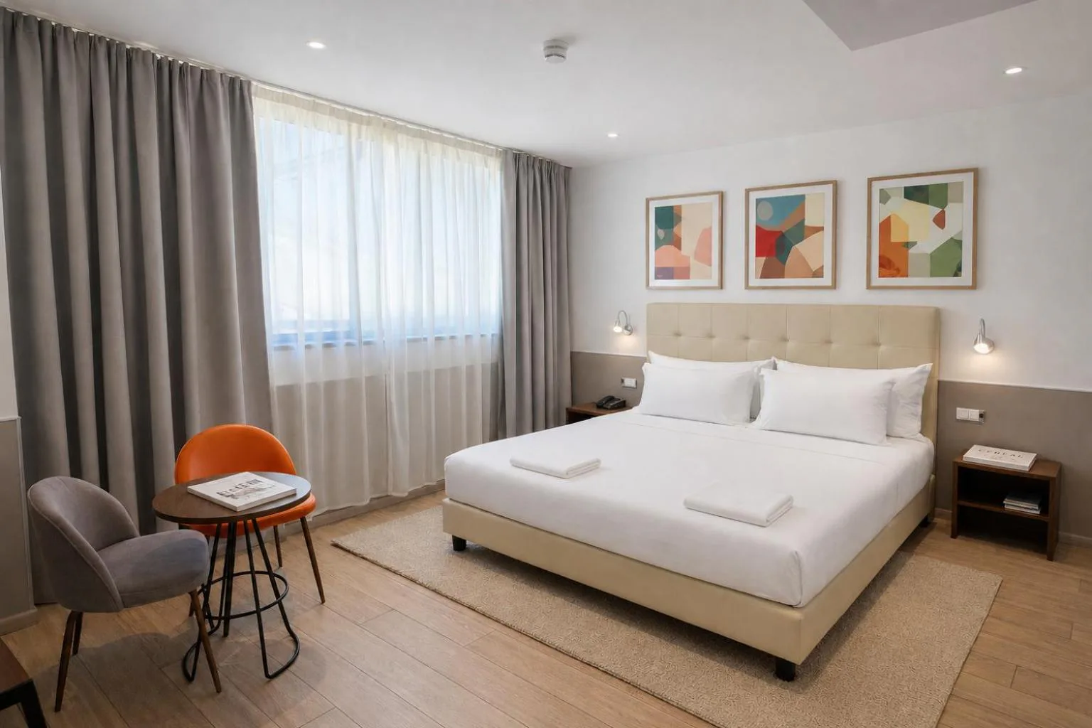 Lh HOTELS · 1