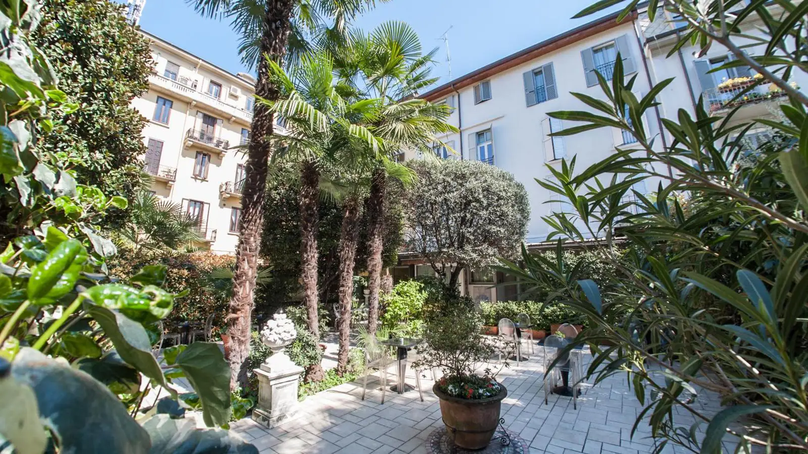 The Best Hotel · 5
